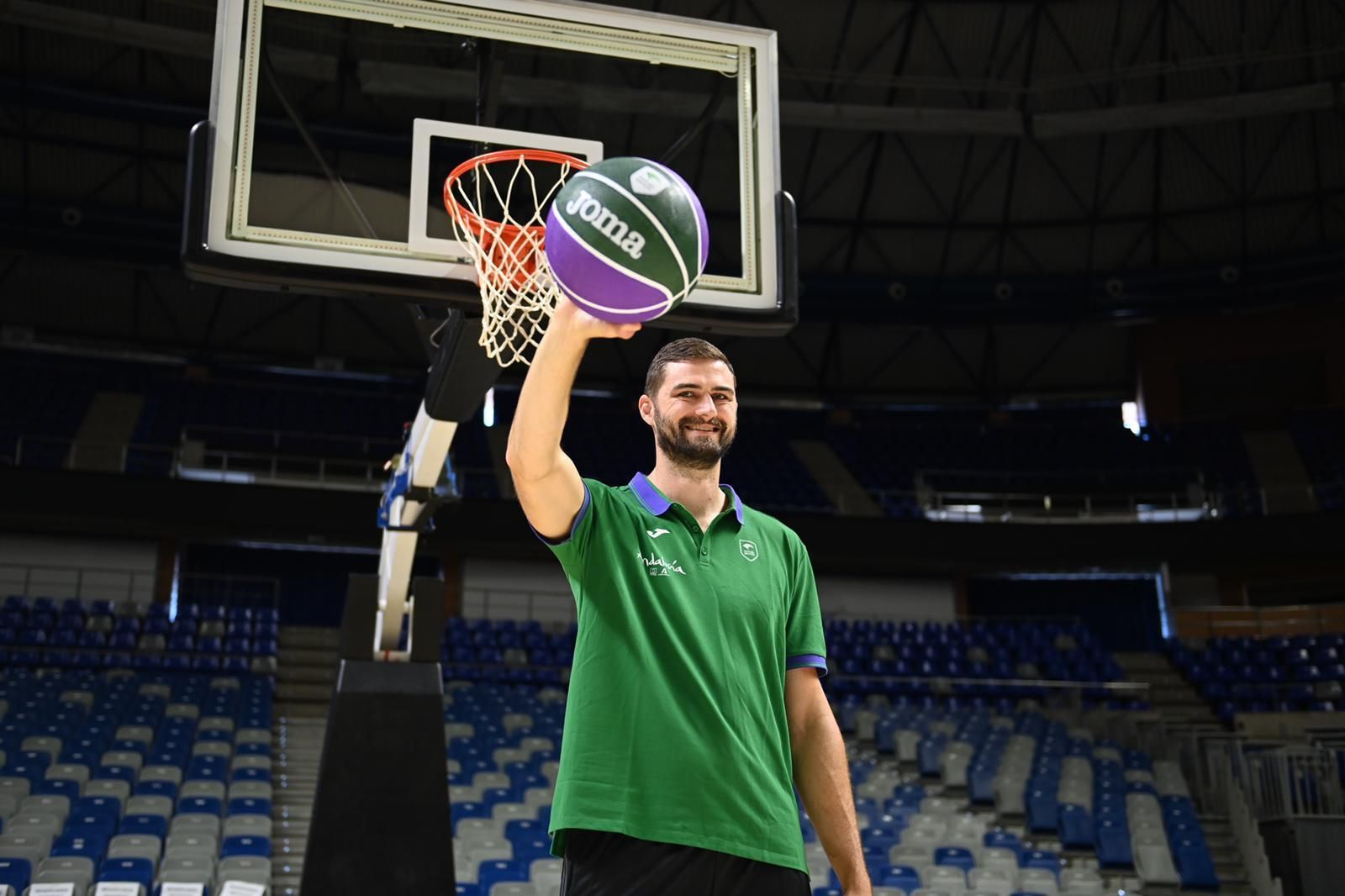 Las fotos de la presentación de David Kravish con el Unicaja