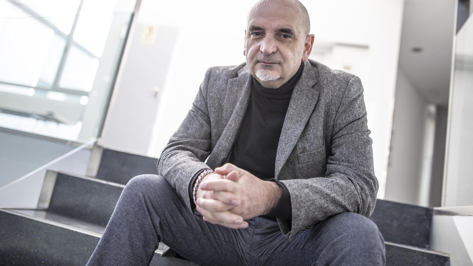 Francisco Acuyo vuelve sobre un tema tratado como autor y editor.