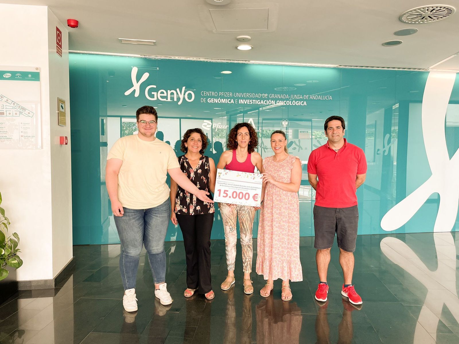 La donación de 15.000 euros de la asociación 'El Mundo de Namu' a Genyo.