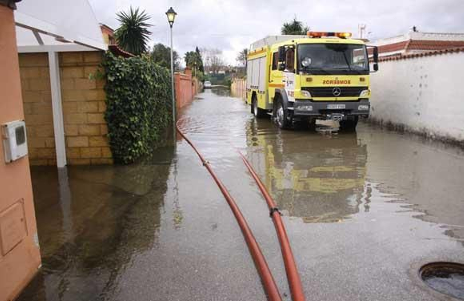 Las fuertes lluvias provocaron numerosas incidencias y un reguero de daños en muchas poblaciones de la comarca

Foto: Fotos Vanessa Perez-Erasmo Fenoy