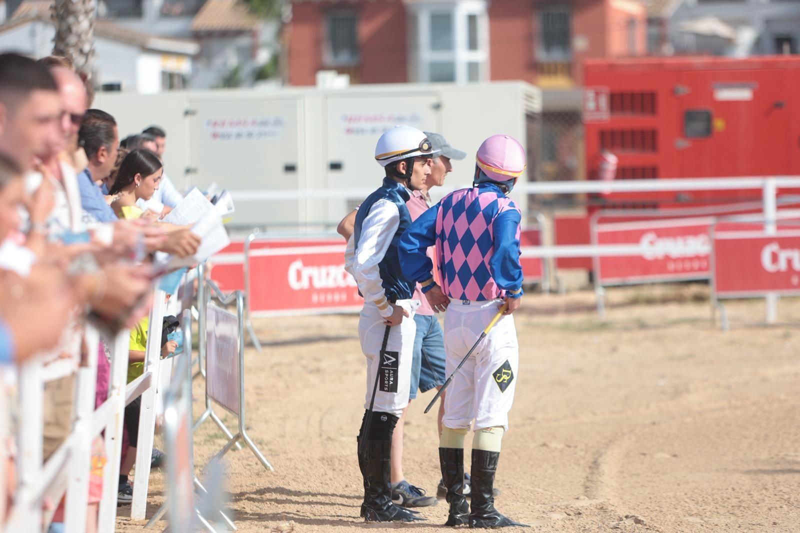 Imágenes de la última jornada del primer ciclo de las Carreras de Caballos de Sanlúcar 2025