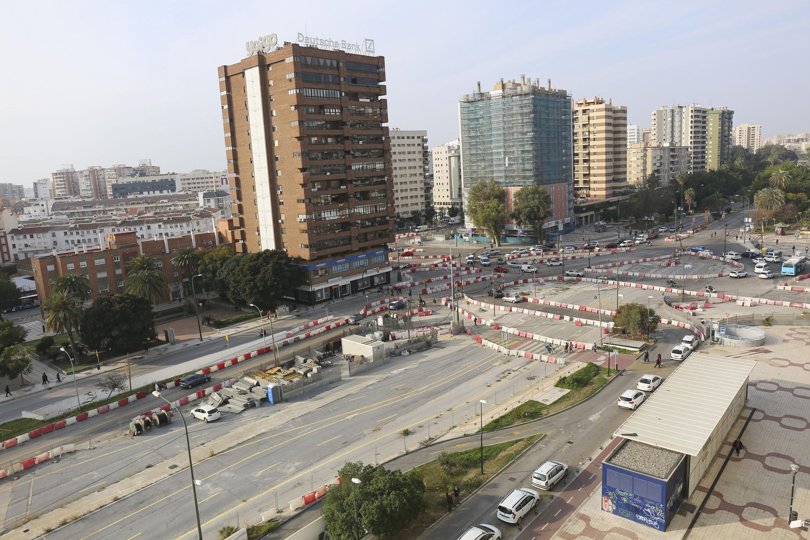 Vista del tramo de la Avenida de Andalucía en la que la obra del Metro está parada desde hace casi 30 meses.