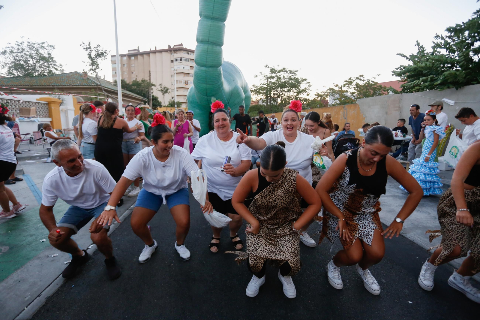 Búscate en las fotos de la cabalgata de la Feria de La Línea