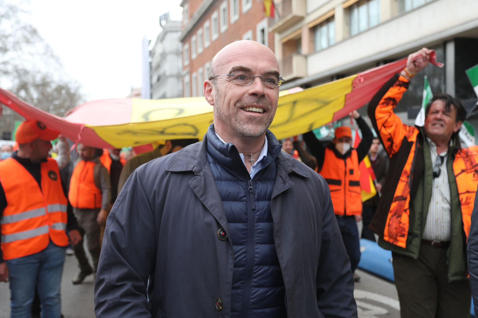 Tractores, rehalas de perros de caza y caballos en la manifestación del campo en Madrid