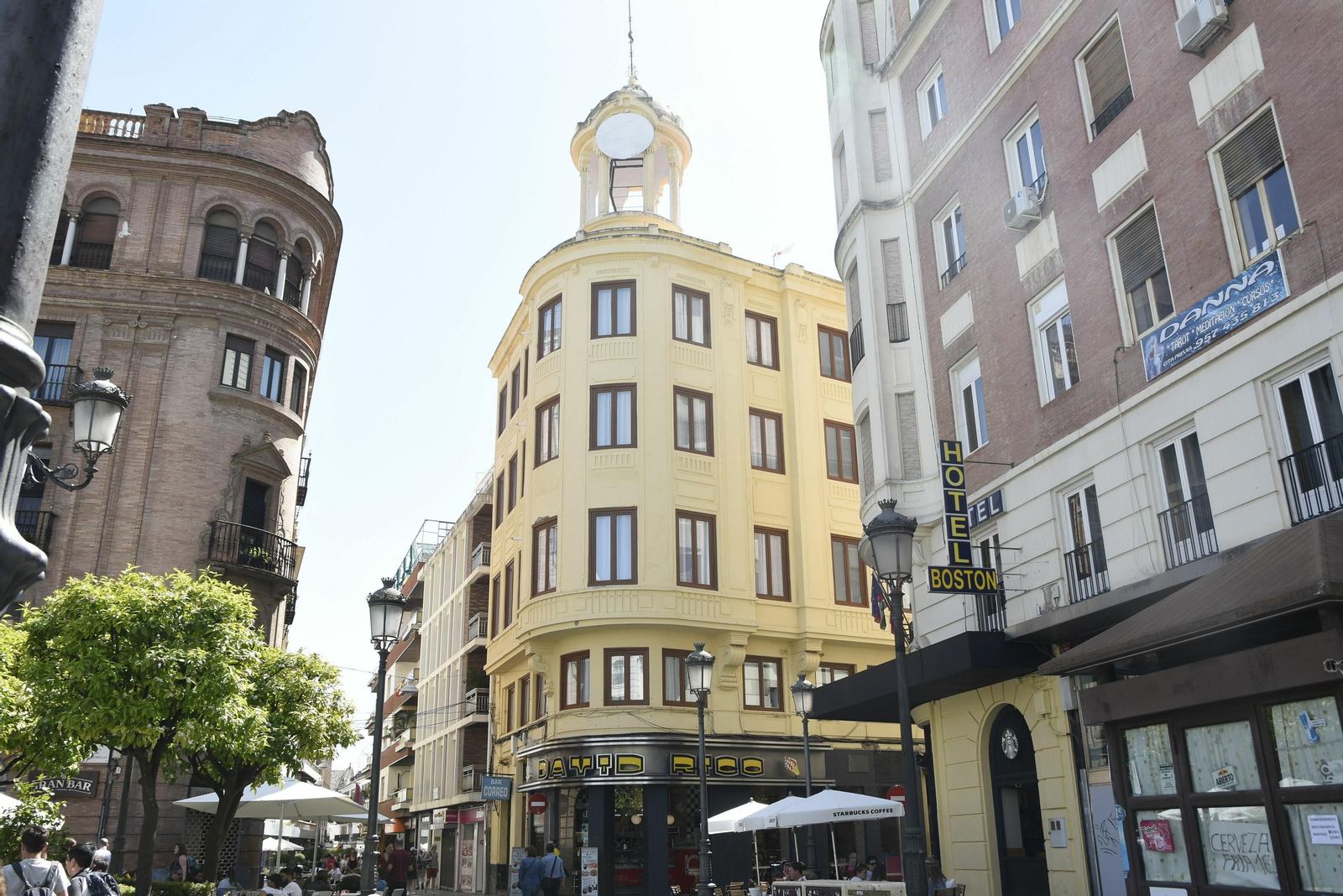 Inicio de la calle Jesús y María desde la plaza de las Tendillas.
