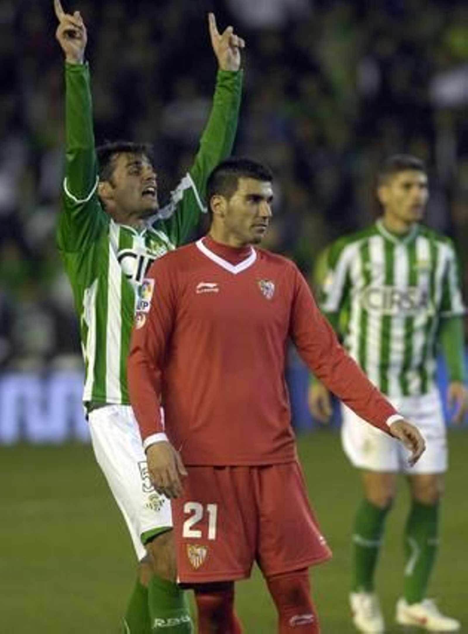 Betis y Sevilla empatan en el Benito Villamarín (1-1). / Manuel Gómez