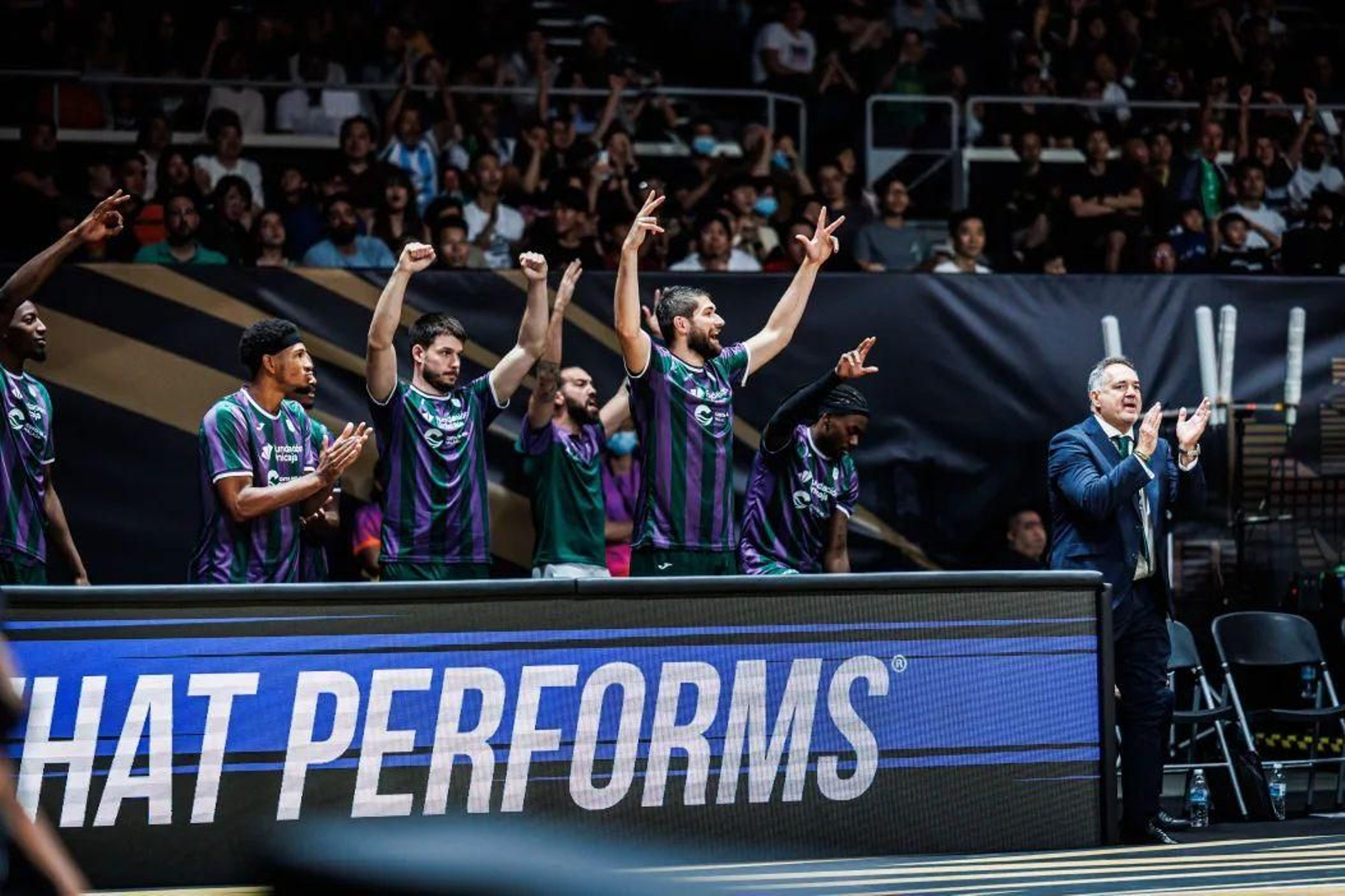 Los jugadores del Unicaja celebran. Los jugadores del Unicaja celebran.