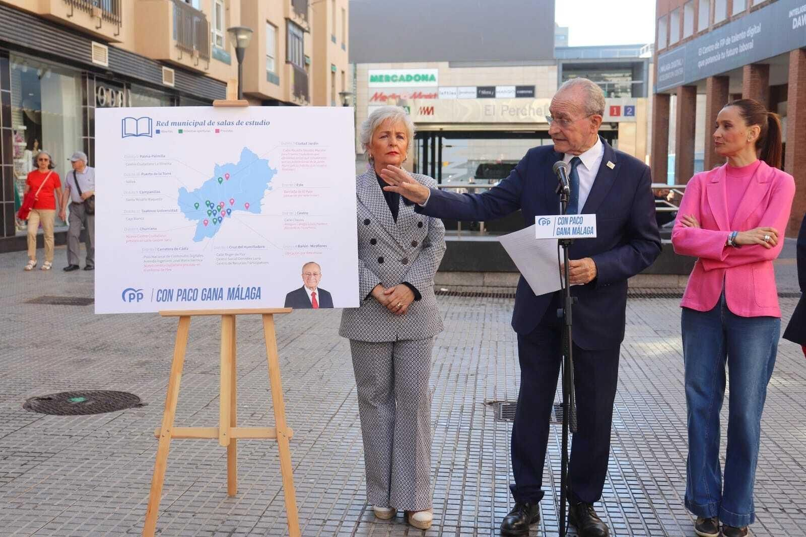 De la Torre presenta su plan de salas de estudio. De la Torre presenta su plan de salas de estudio.