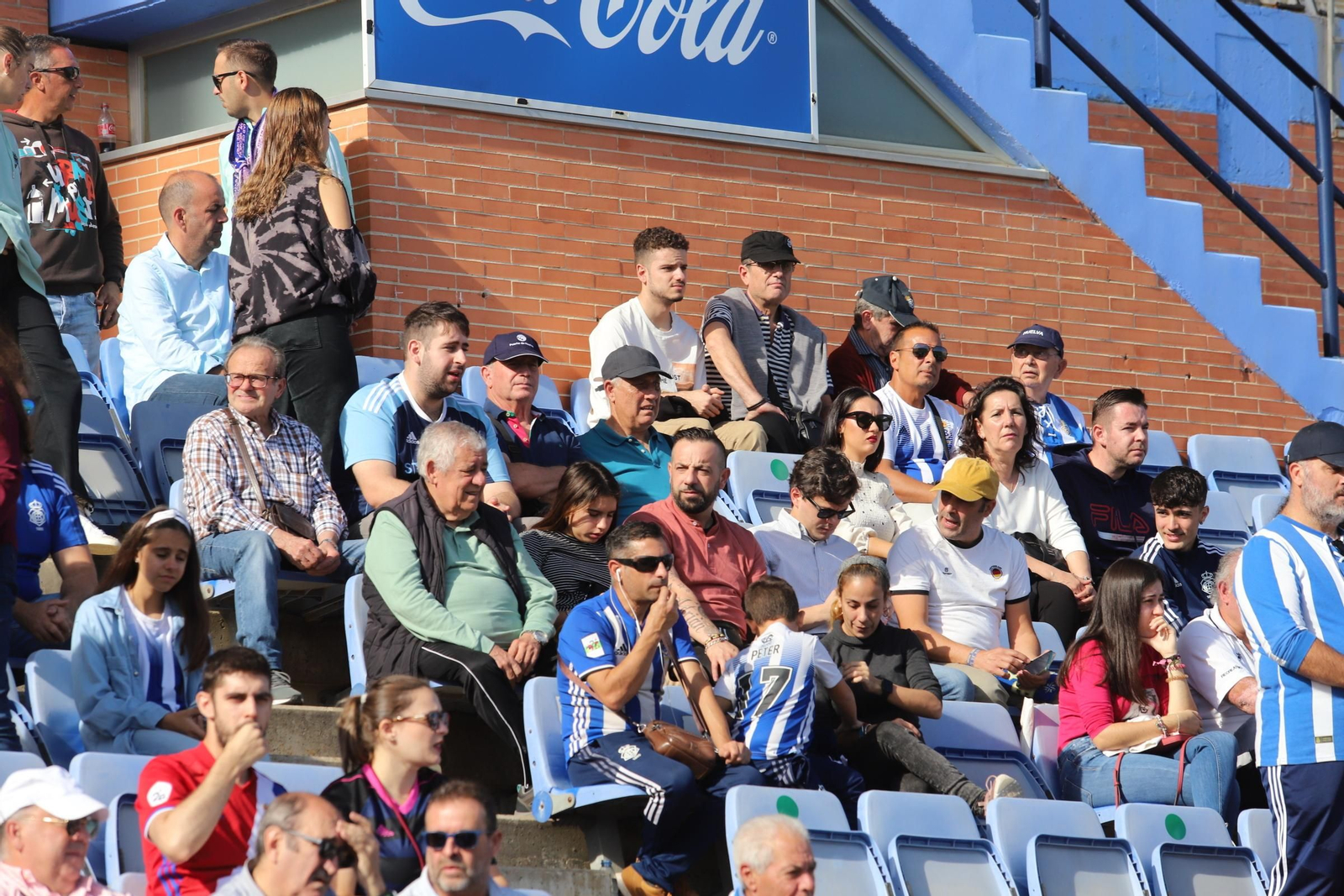 Imágenes del gran ambiente en el Nuevo Colombino para ver el  Recre-Burgos