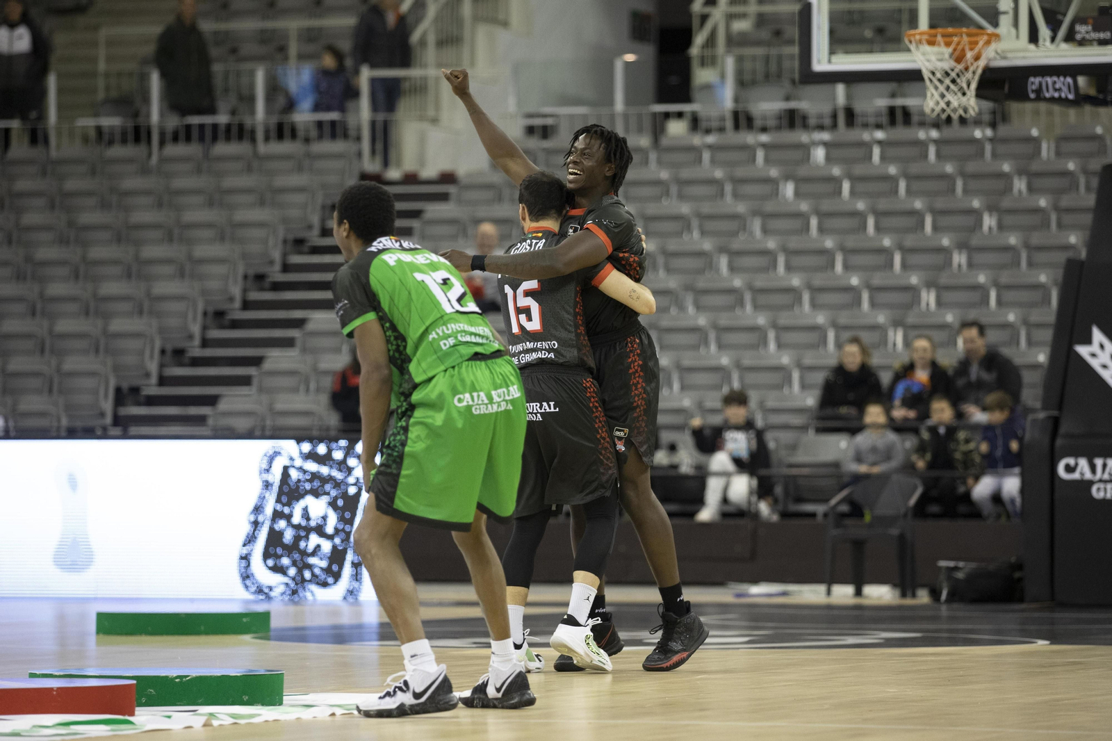 Las imágenes del primer Fénix Game del Covirán Granada