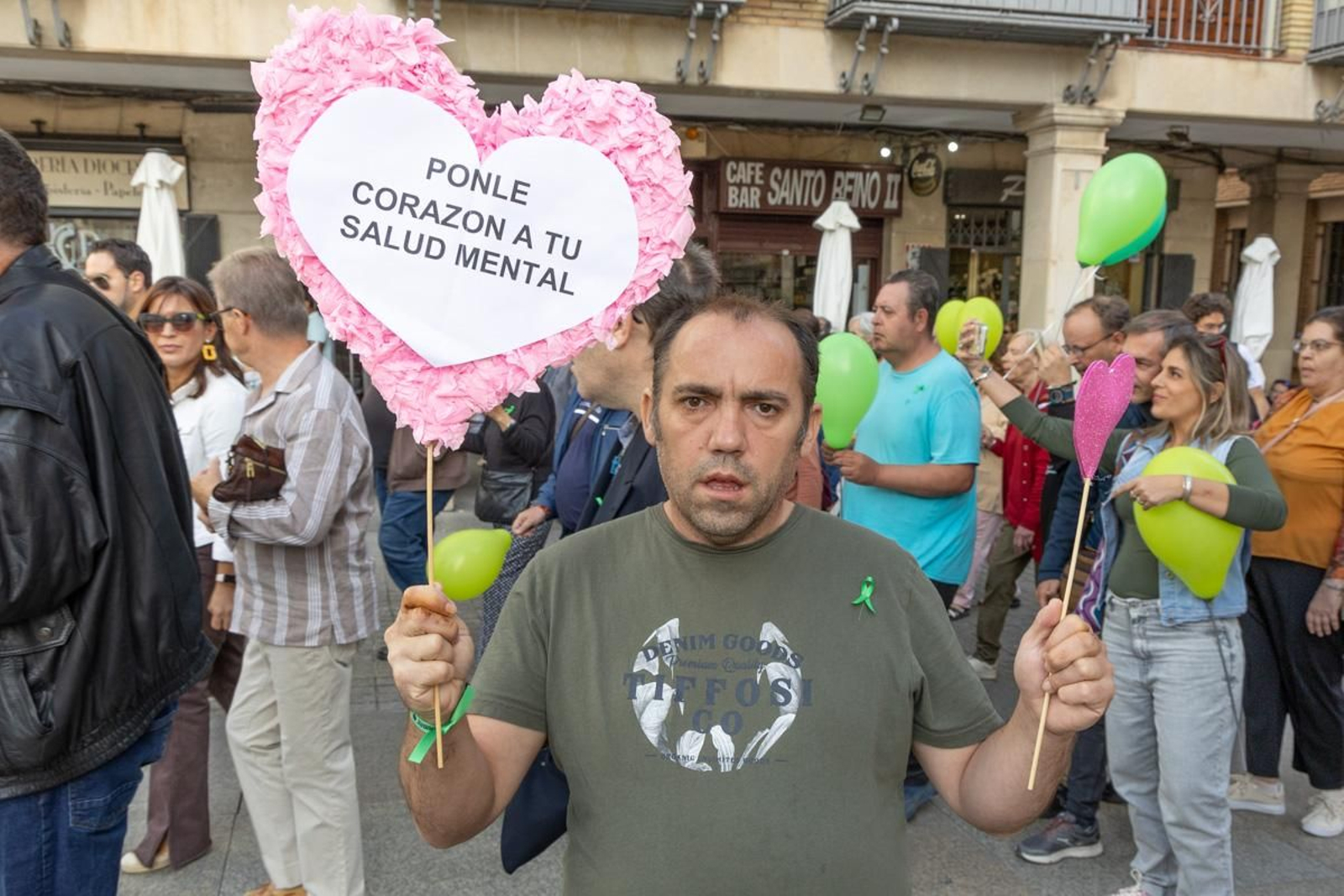 Marcha organizada con motivo del Día Mundial de la Salud Mental, en imágenes