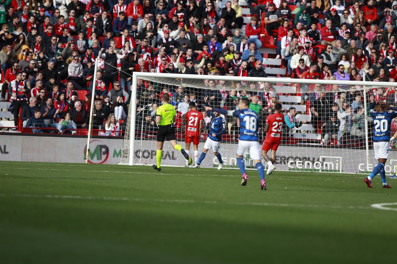 Imágenes del partido de fútbol U.D. Almería-Real Betis Balompié