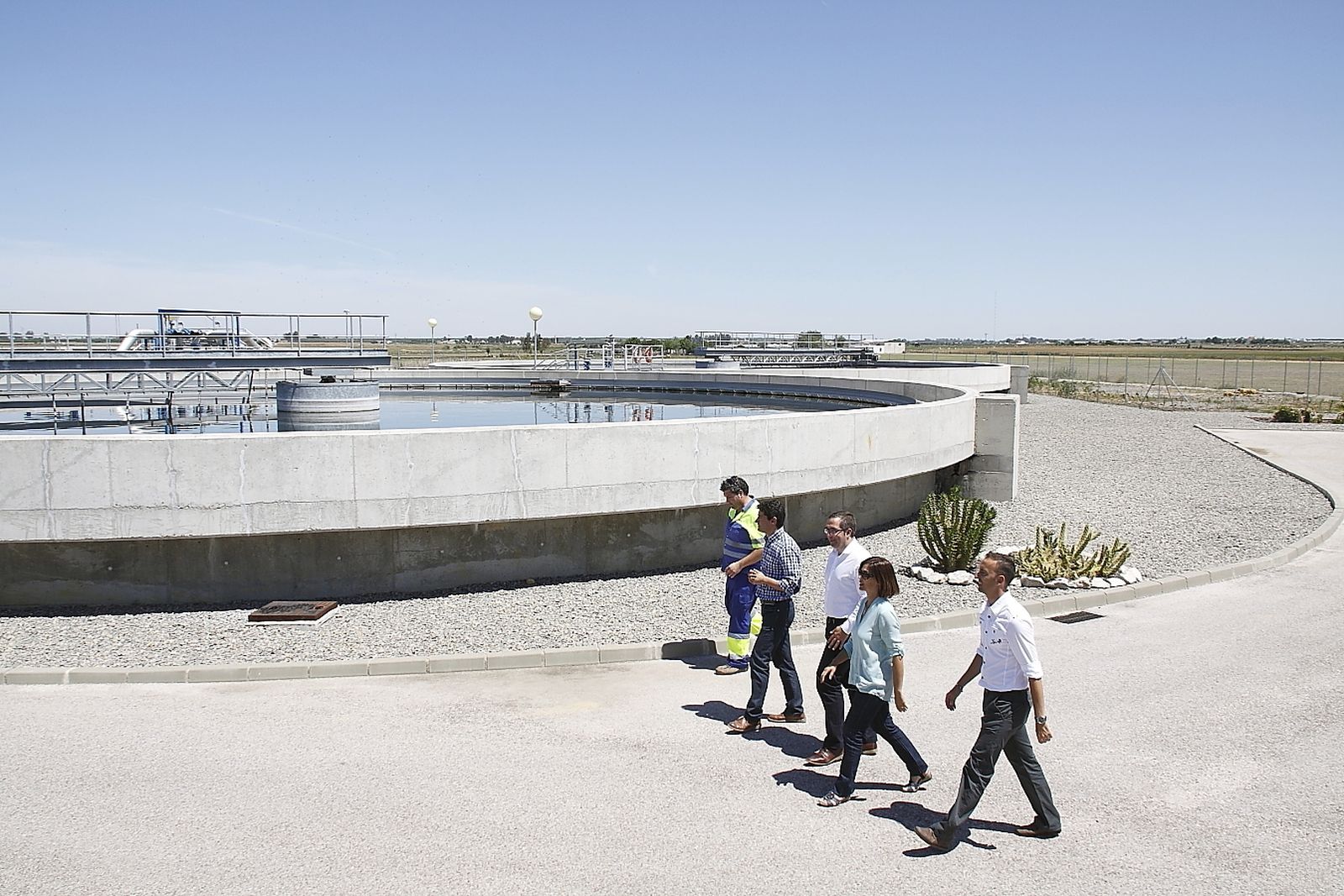 Una imagen de archivo de una visita a la Estación Depuradora de Aguas Residuales (EDAR) de Los Palacios.