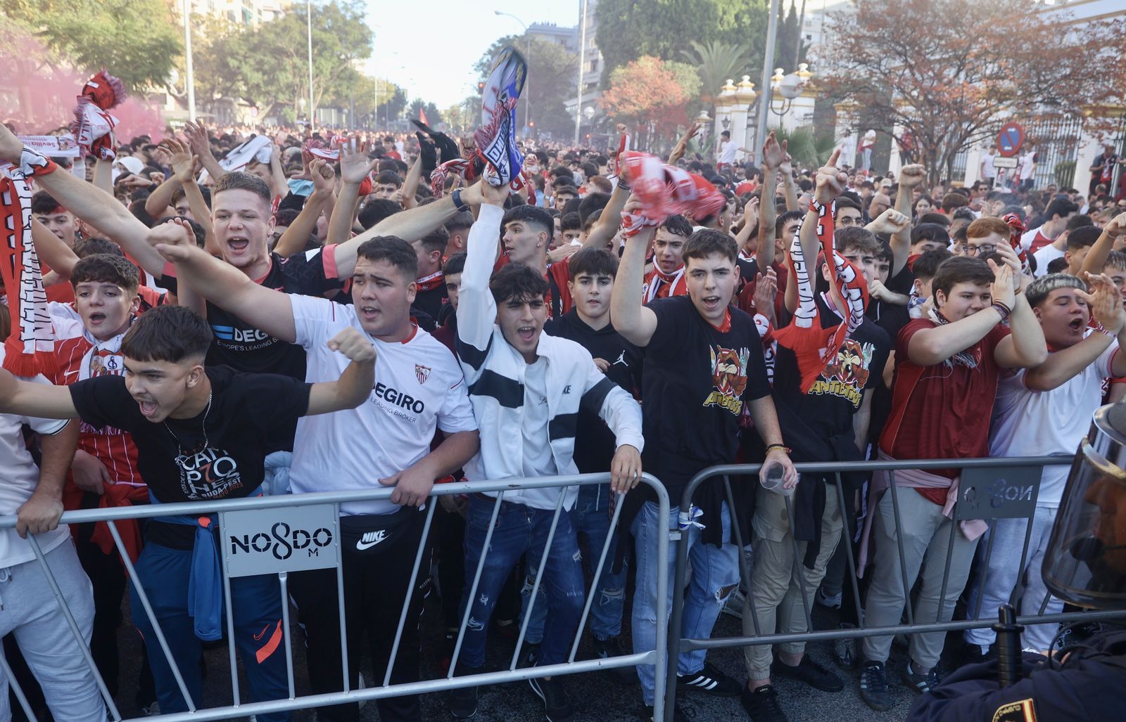 Llegada del Sevilla al Pizjuán