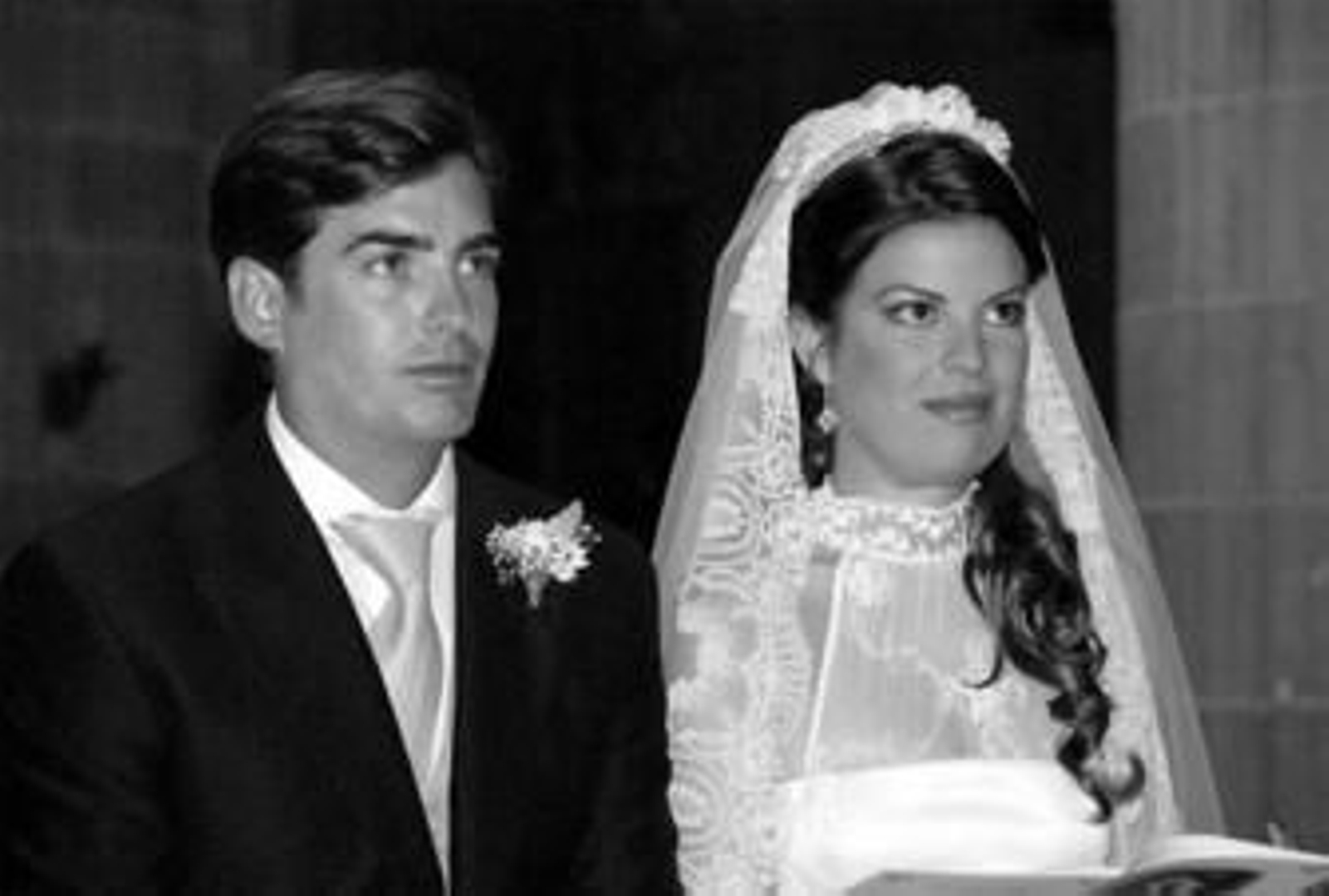 Alejandro Cano y Virginia Molina, durante la ceremonia celebrada en la Catedral de Jerez.