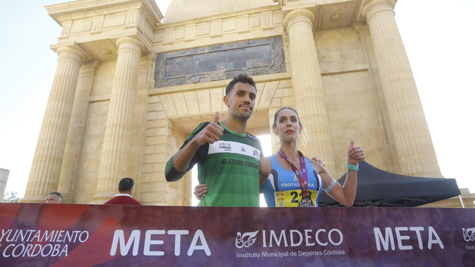 Juan Ignacio Grondona y Carolina Huertas, ganadores de la Media Maratón de Córdoba 2024. Juan Ignacio Grondona y Carolina Huertas, ganadores de la Media Maratón de Córdoba 2024.