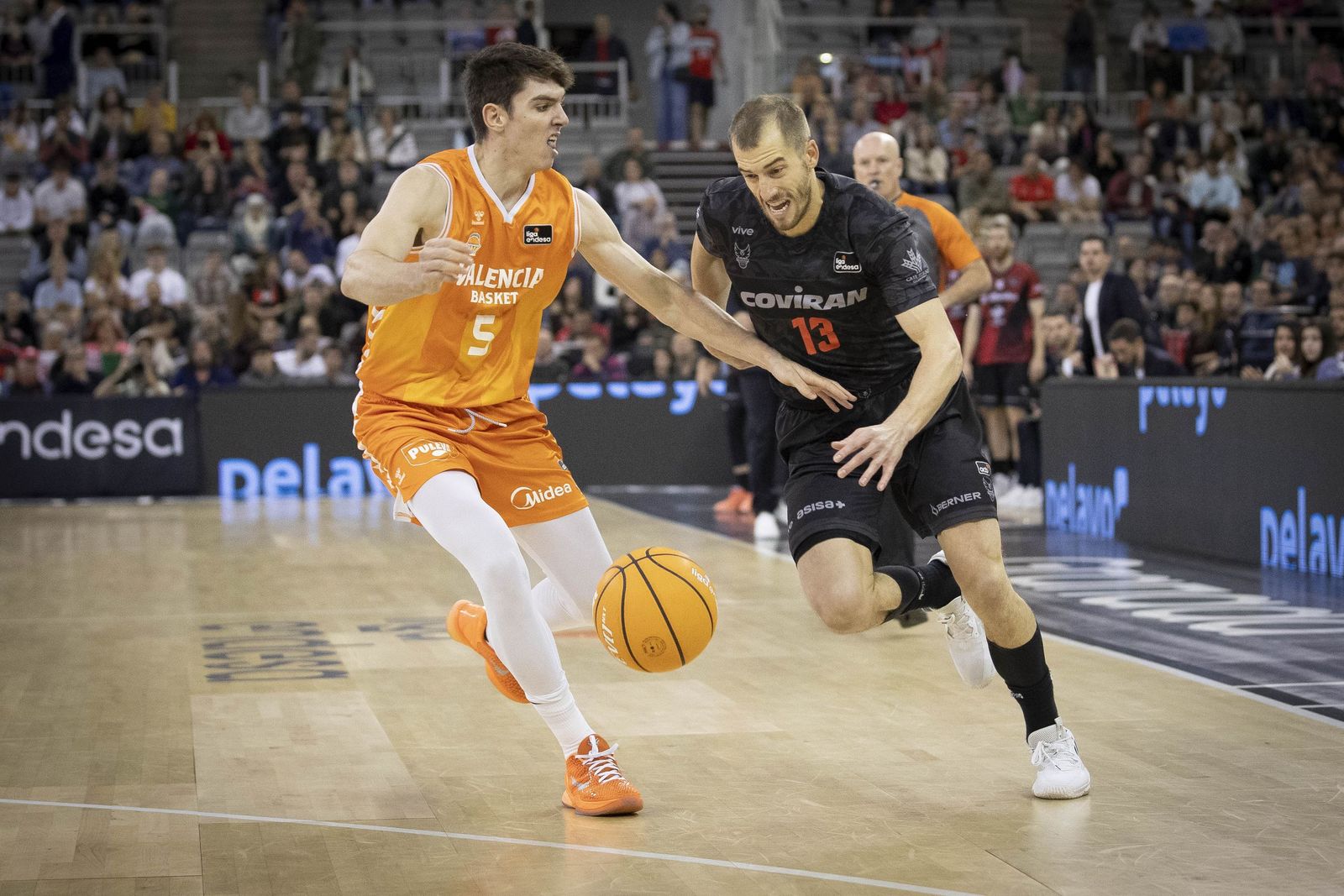 Ataque de Matt Thomas en un partido anterior del Covirán Granada en el Palacio