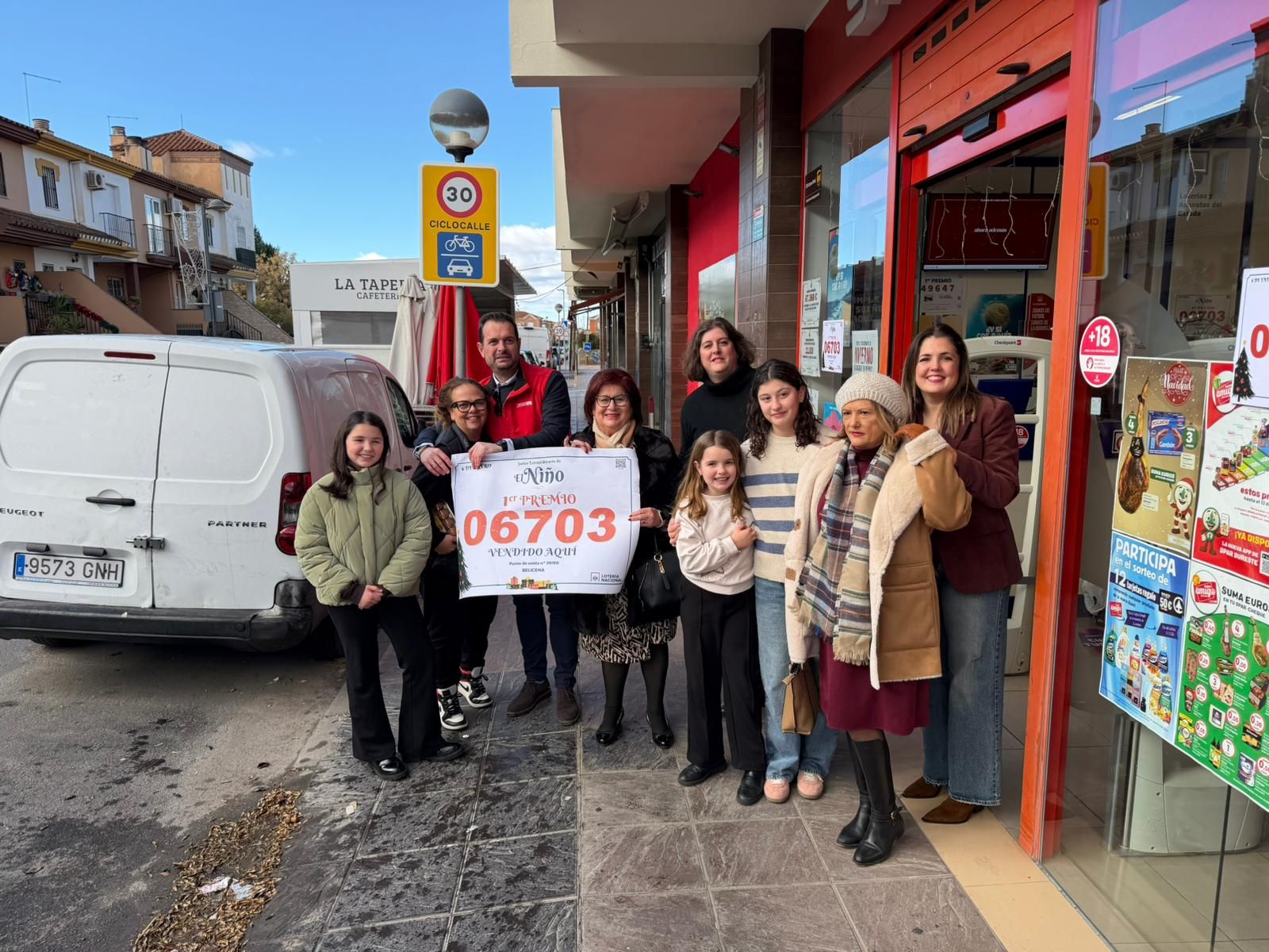 Los responsables de la admnistración de Belicena.