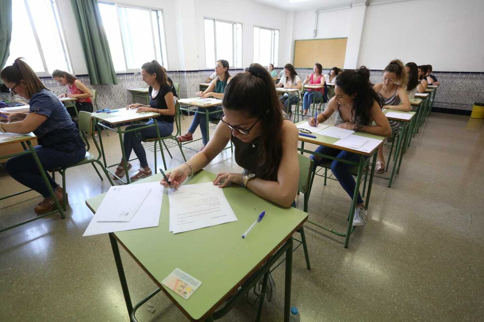 Uno de los tribunales de Pedagogía Terapéutica abierto este viernes en el instituto Miraflores de los Ángeles