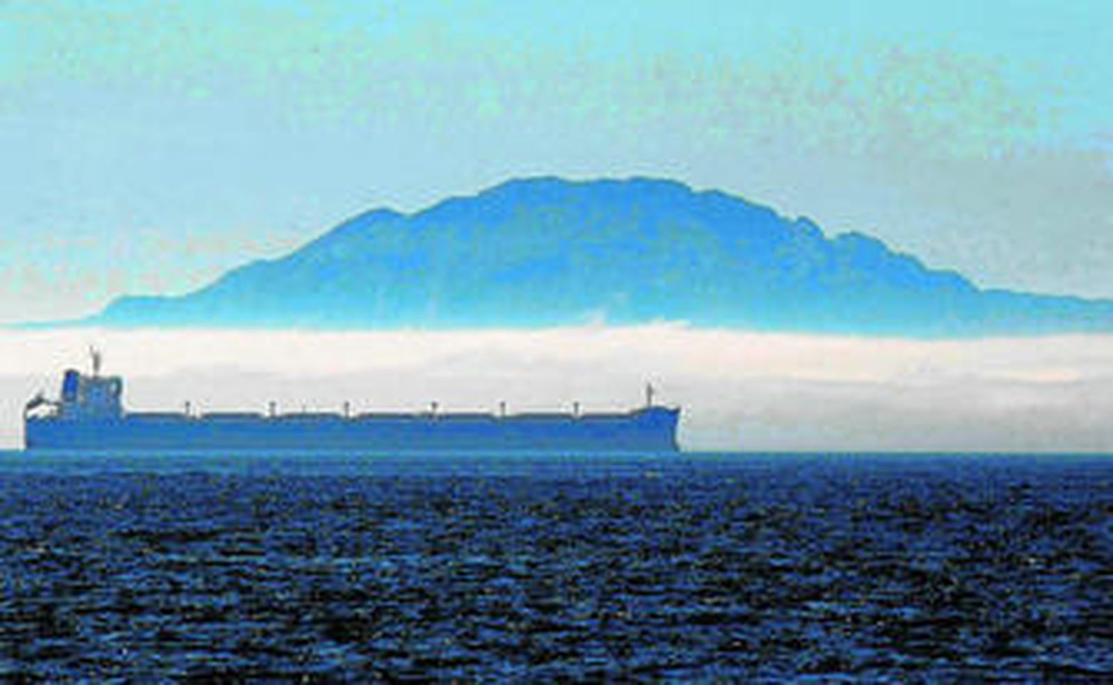 Un buque cruza el Estrecho de Gibraltar.
