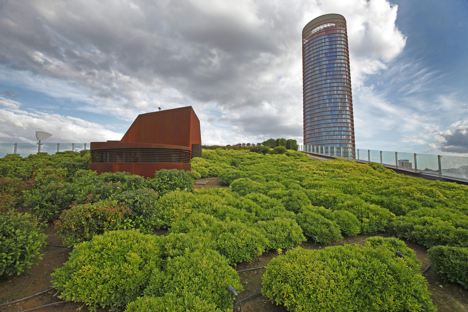 Las cubiertas vegetales del Centro Comercial Torre Sevilla