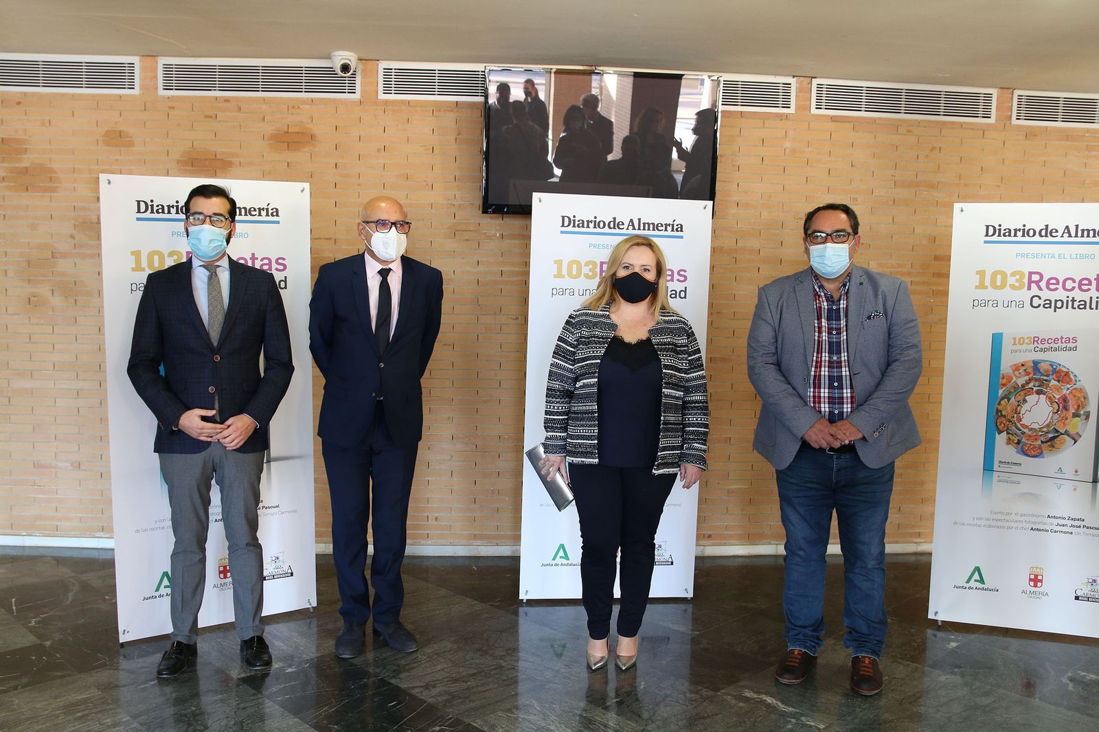 Fotogalería presentación libro '103 Recetas para una Capitalidad'. Almería