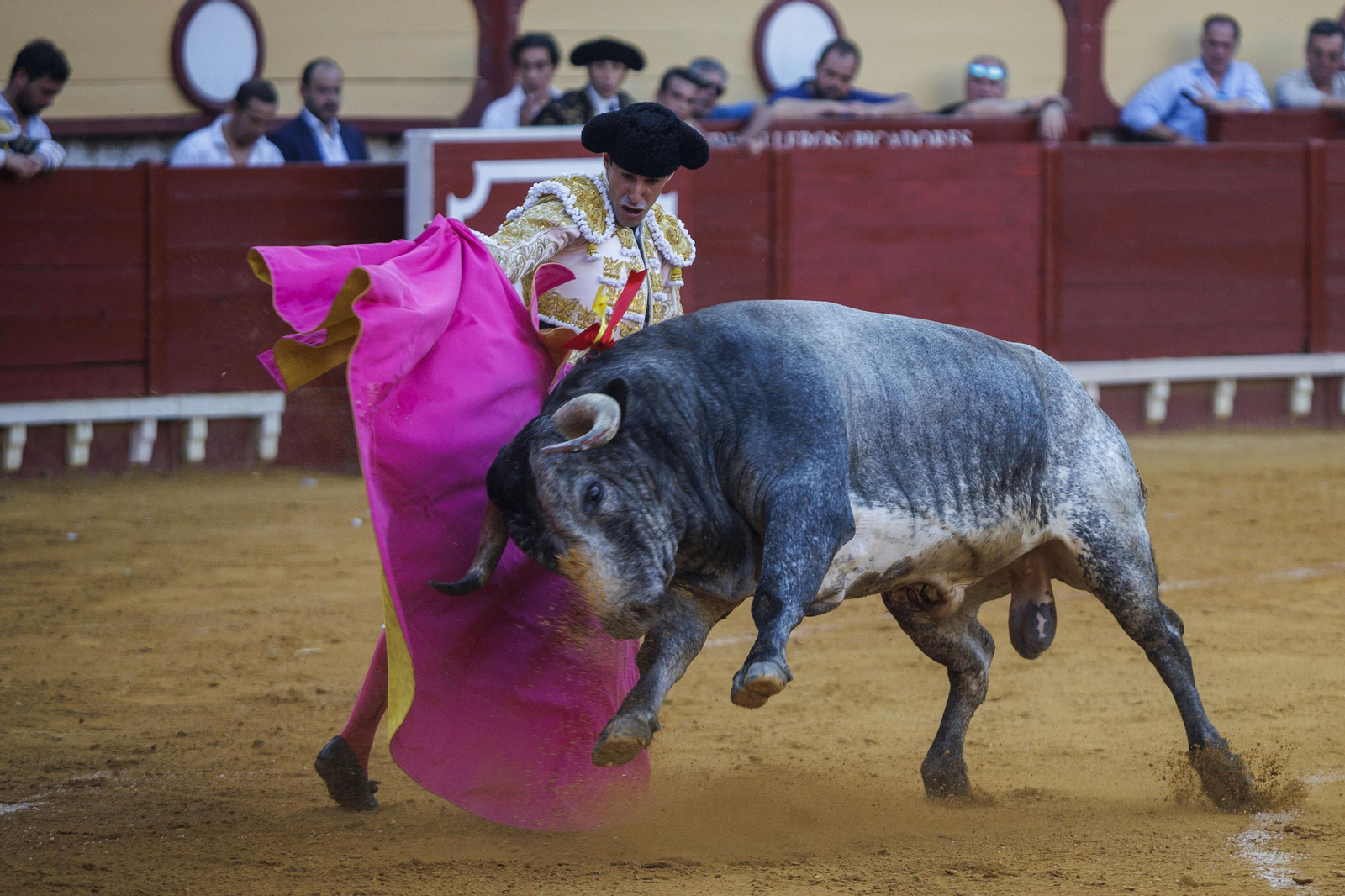 Las imágenes de la tarde de toros del domingo en El Puerto