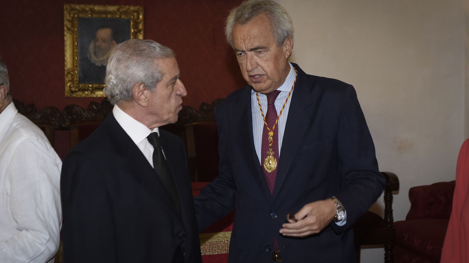 Braulio Medel con el presidente de la Academia, Pablo Gutiérrez-Alviz Conradi.