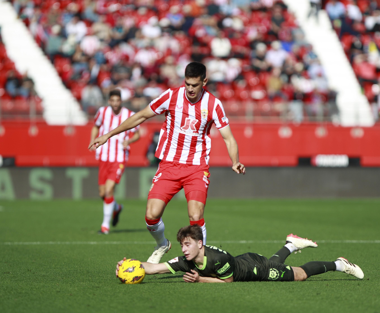 Las mejores imágenes del partido de fútbol U.D. Almería-Girona F.C.