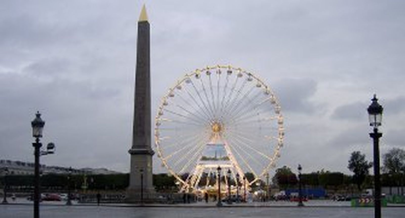 La noria de las Delicias tendrá capacidad para 240 personas