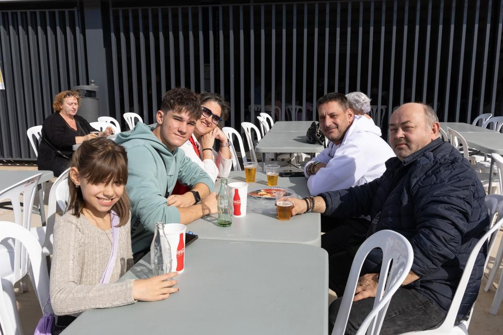 La afición del Real Jaén se vuelca con la paella solidaria por los afectados de la DANA, en imágenes