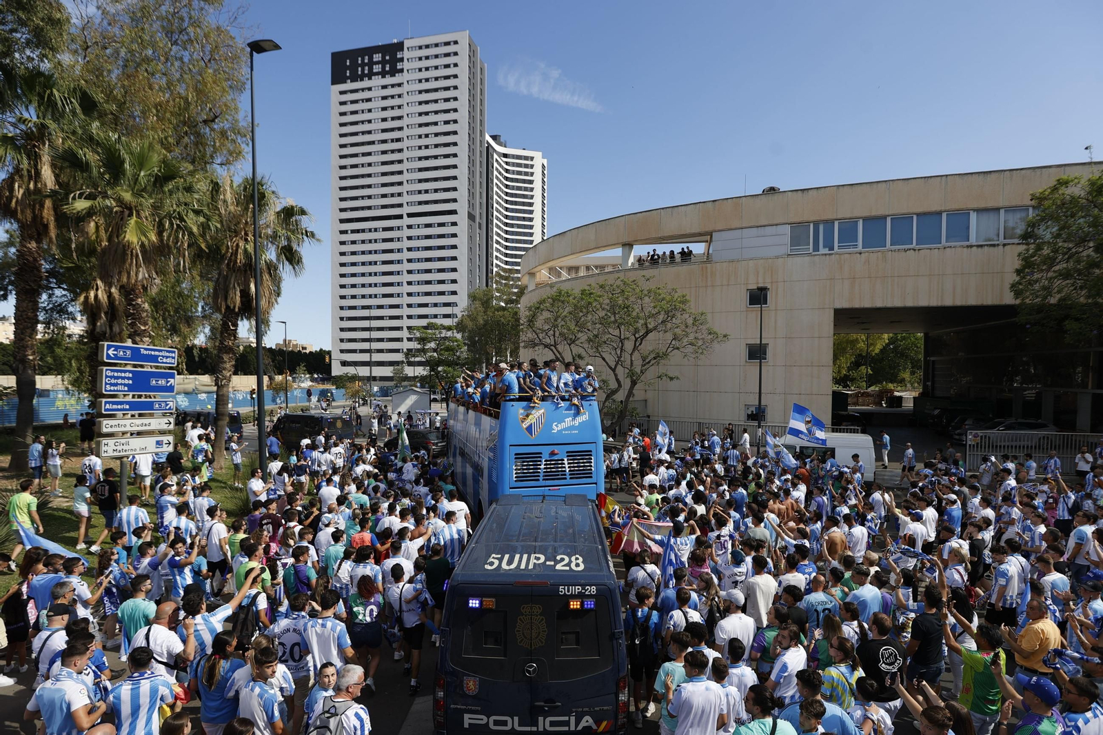 Así fue la locura del ascenso del Málaga CF en Tarragona