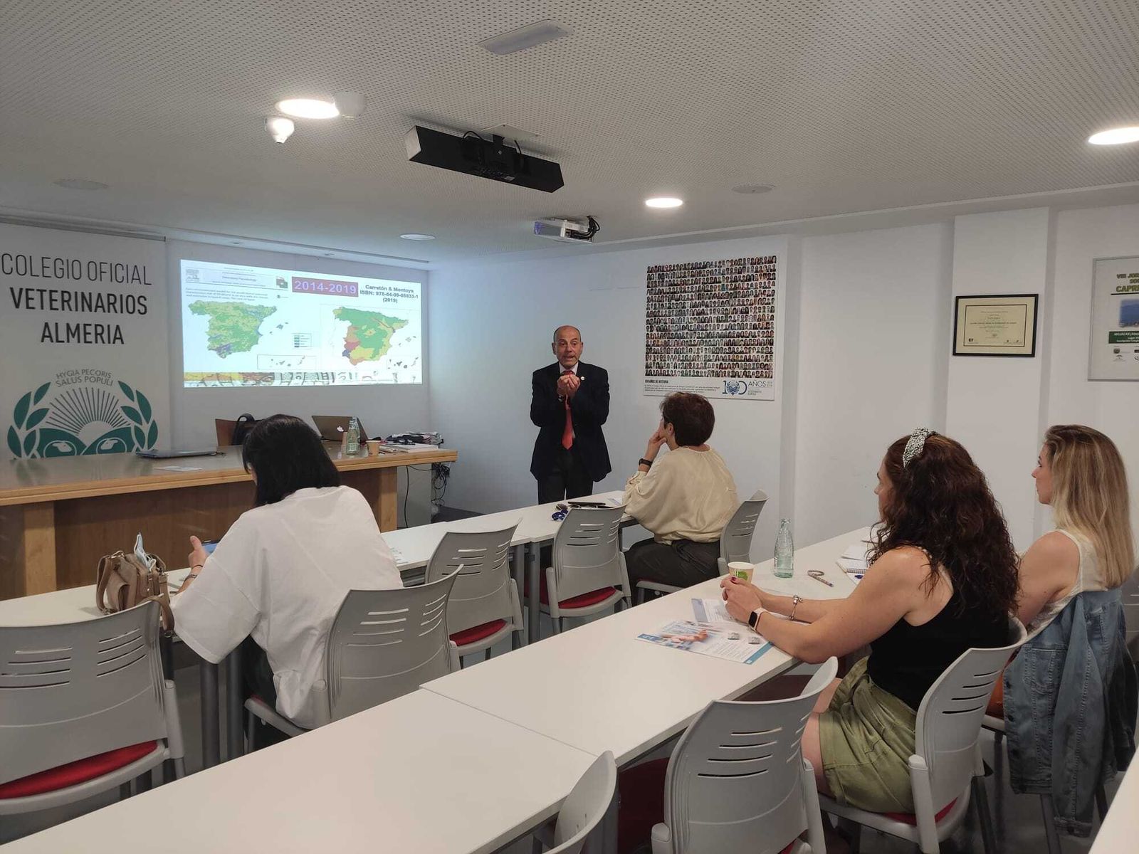 El catedrático José Alberto Montoya es especialista en enfermedades cardiorrespiratorias