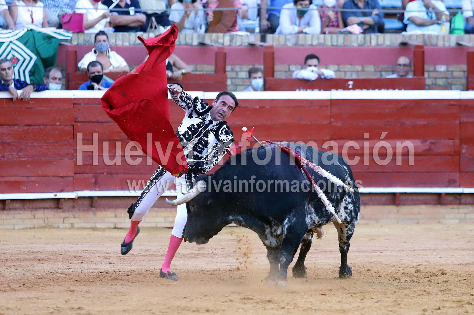 Las imágenes más destacadas de la corrida de toros del 3 de agosto en la plaza de toros de Huelva "La Merced"