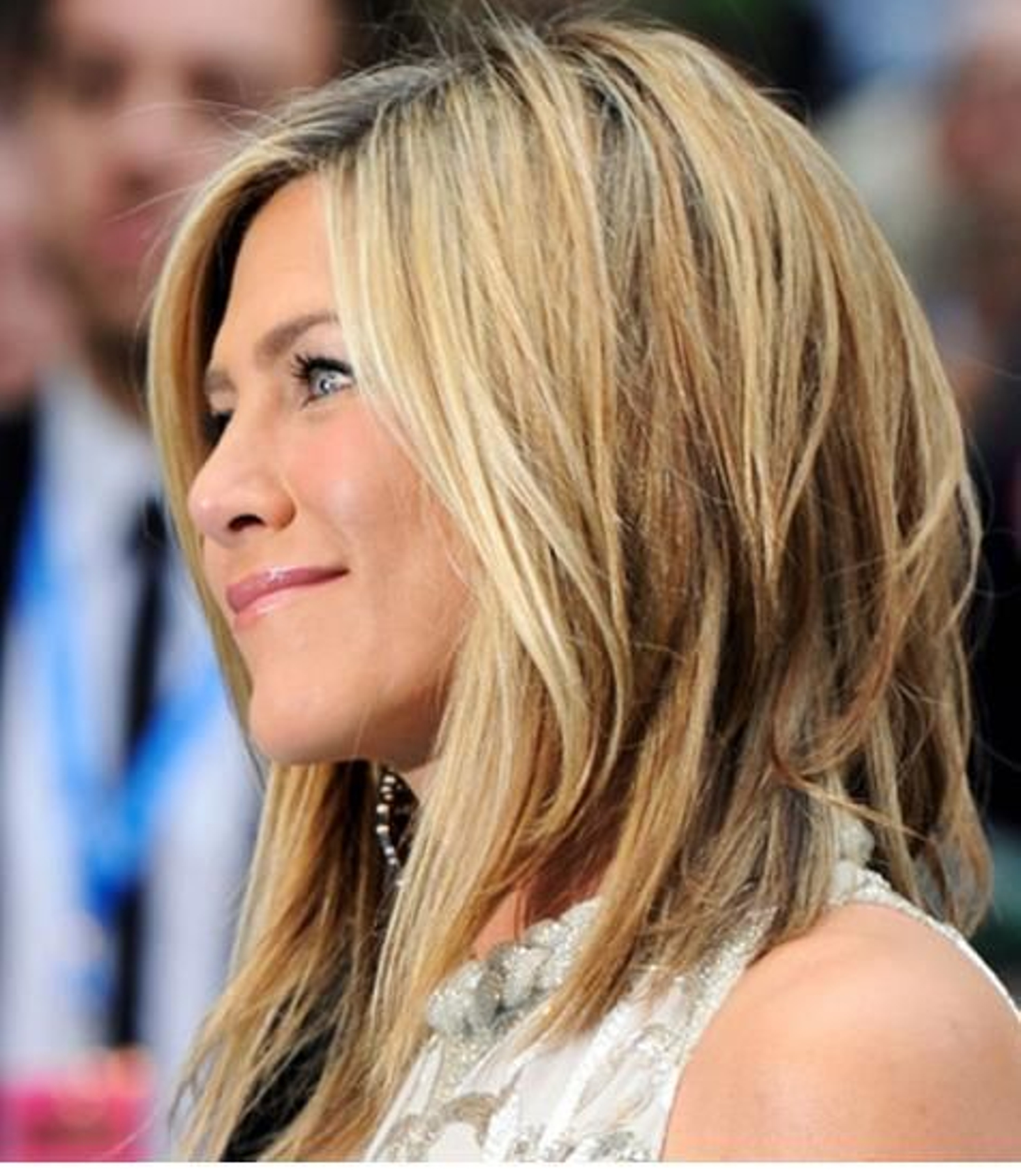 Los peinados para parecer más joven que tienes que probar este verano