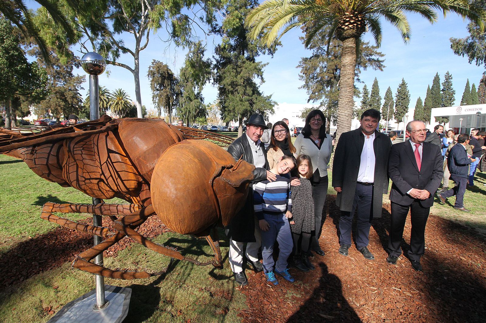 Inauguración de la escultura del artista onubense Víctor Pulido 'Imago', en imágenes