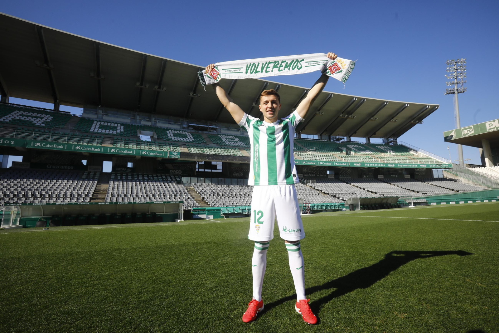 Las mejores fotos de la presentación de Del Moral como jugador del Córdoba aCF