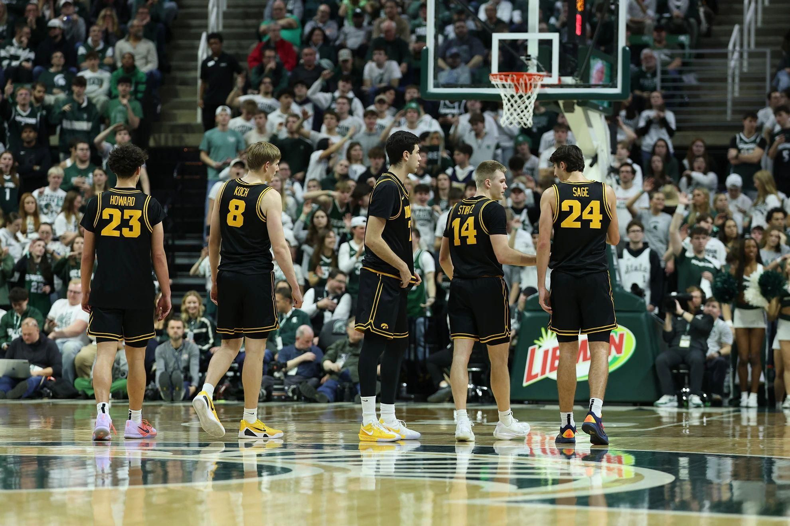 NCAA: Primera derrota de Álvaro Folgueiras y Iowa