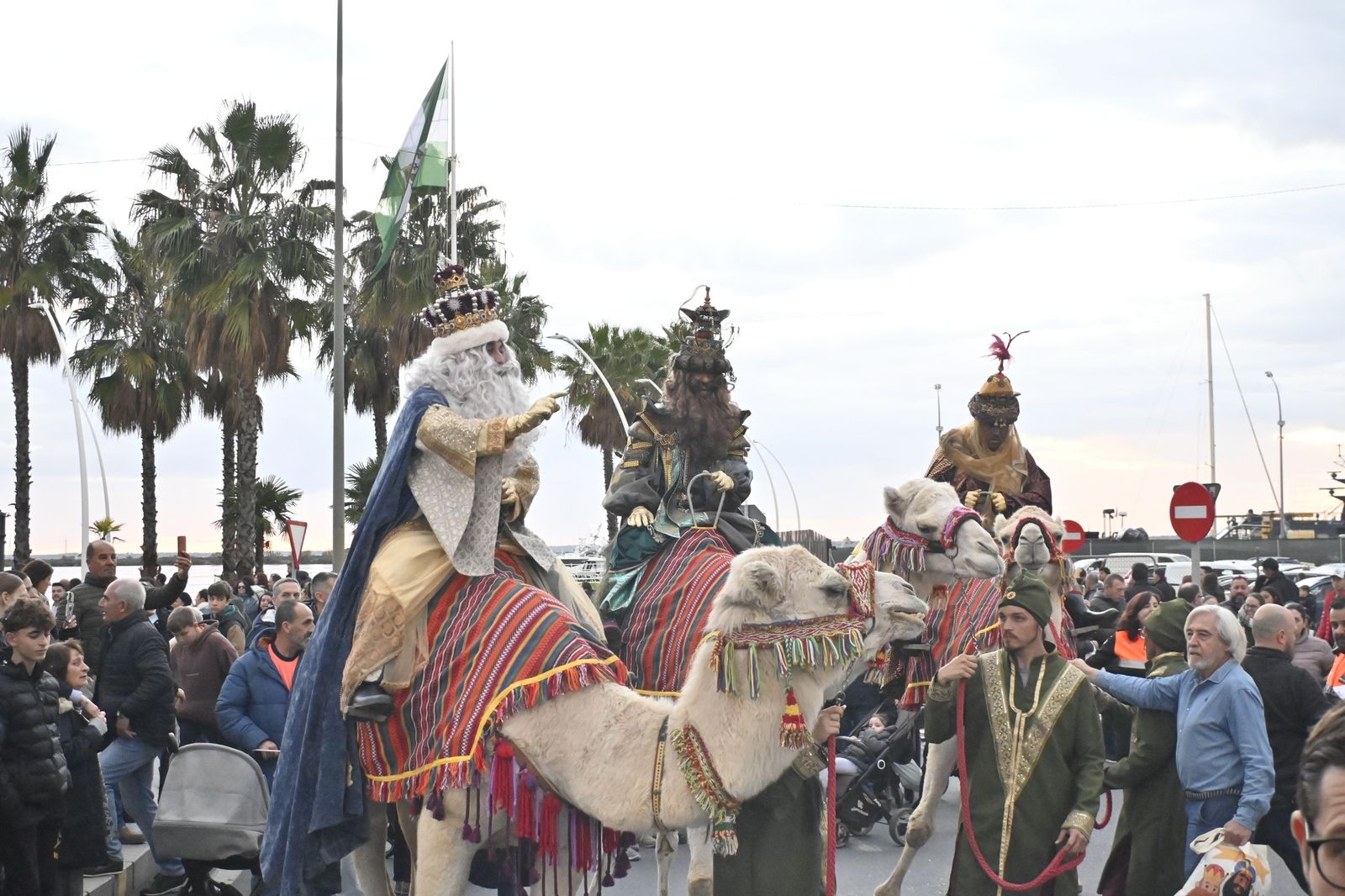 Las mejores fotografías de la llegada de los Reyes Magos a Huelva