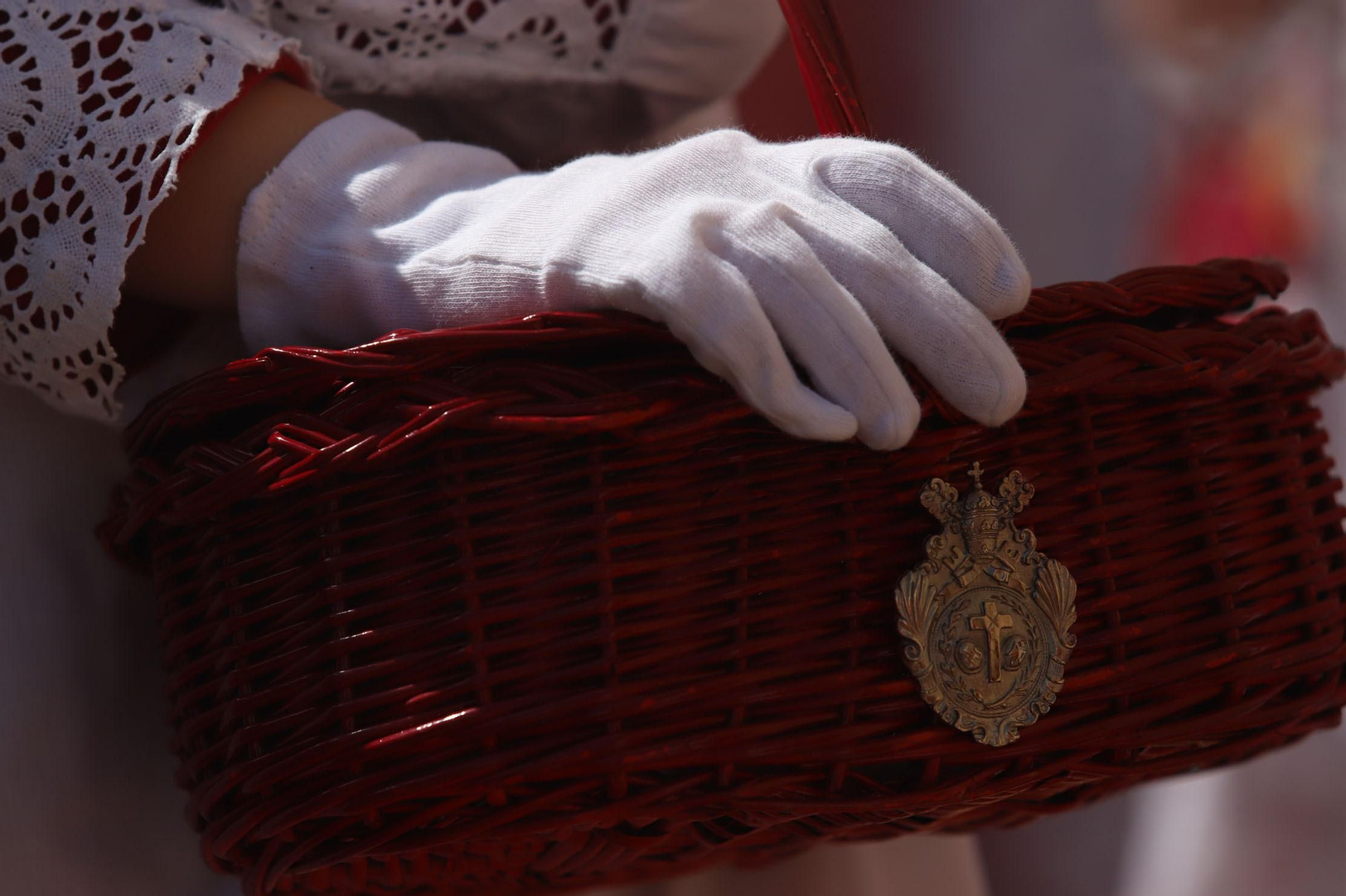 Imágenes del recorrido de la Borriquita  por las calles de Huelva