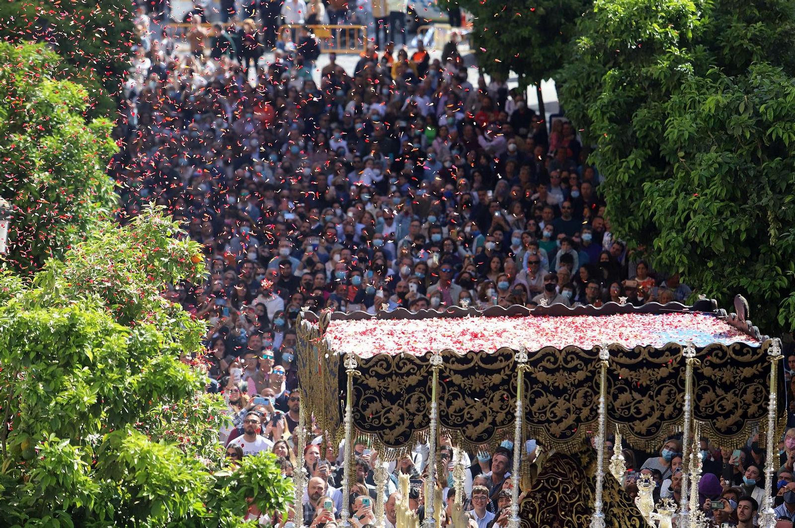 Imágenes del Nazareno en la madrugá de Huelva