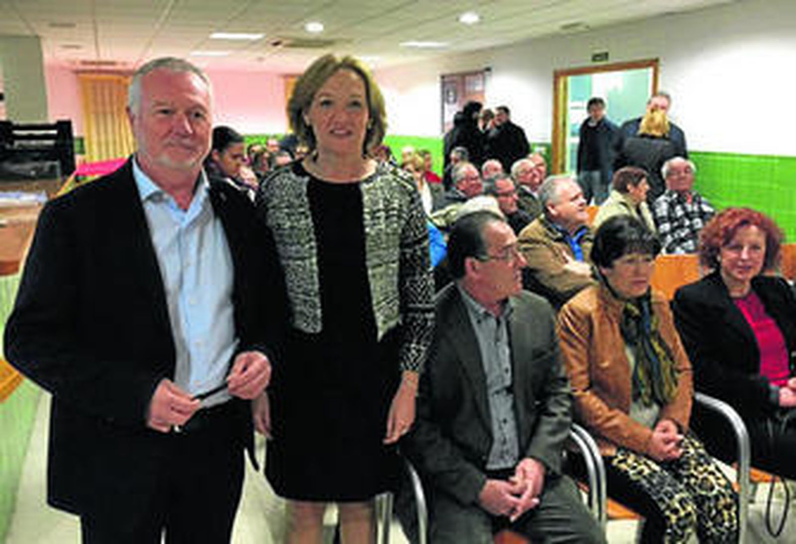 La consejera de Agricultura, Carmen Ortiz, se reunió ayer con productores ecológicos del Bajo Andarax.