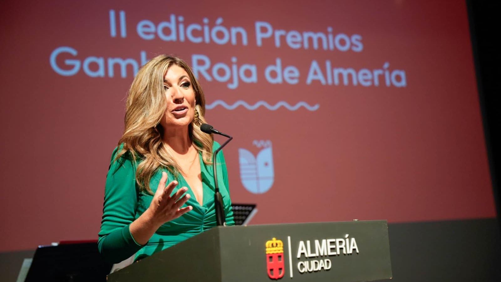 La periodista Mar Villalobos condujo la gala.