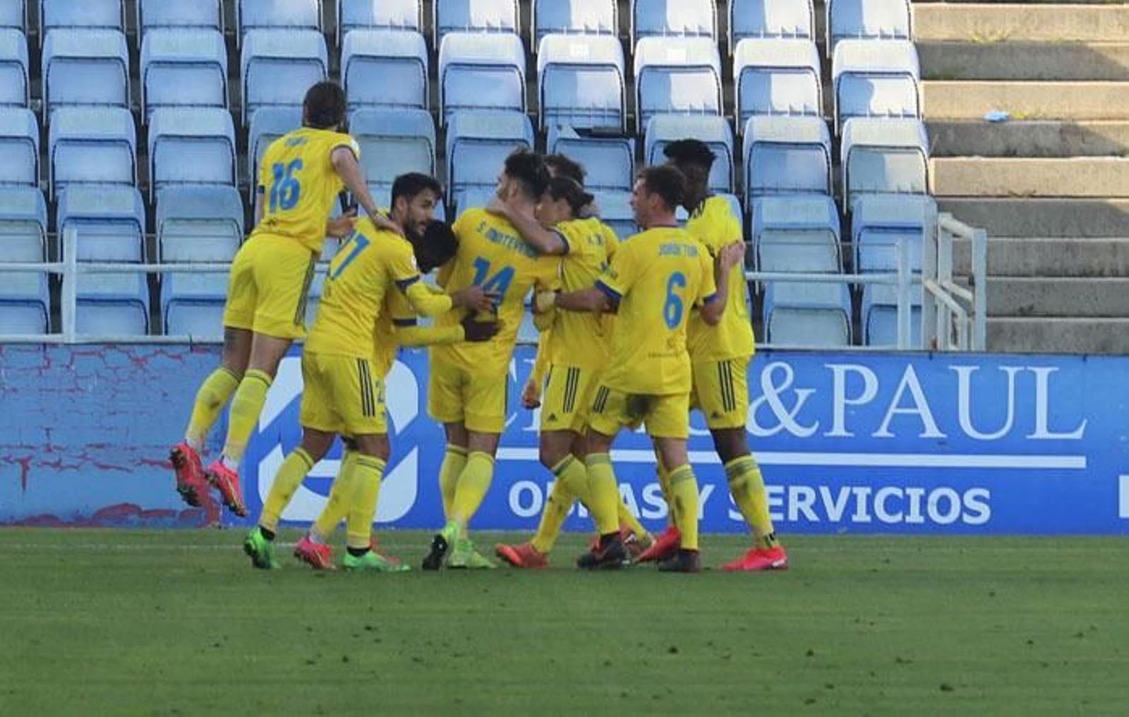 Imágenes del encuentro entre el Recreativo de Huelva y Cadiz B