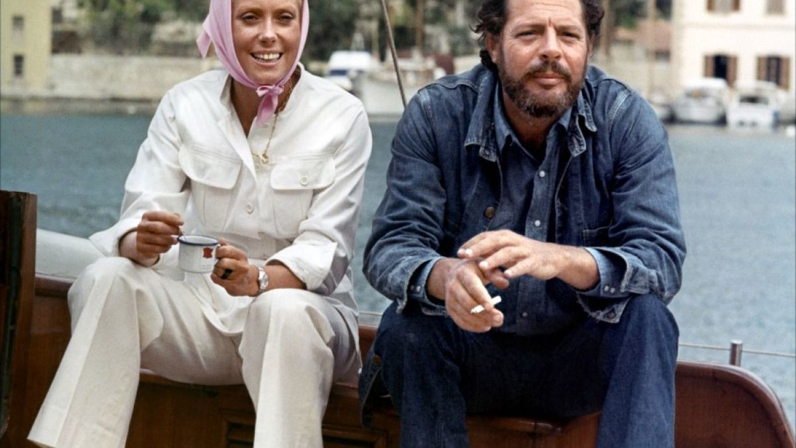 Con Marcello Mastroianni, padre de su hija Chiara, en un festival.