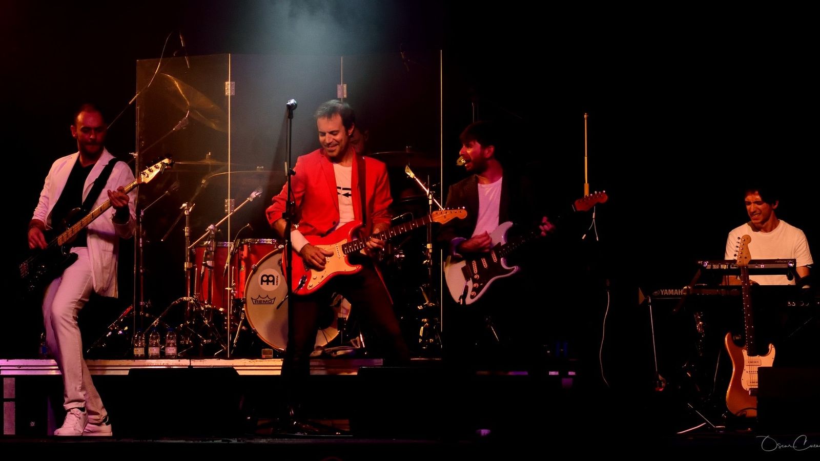 La banda Alchemy Project, sobre el escenario en uno de sus conciertos.