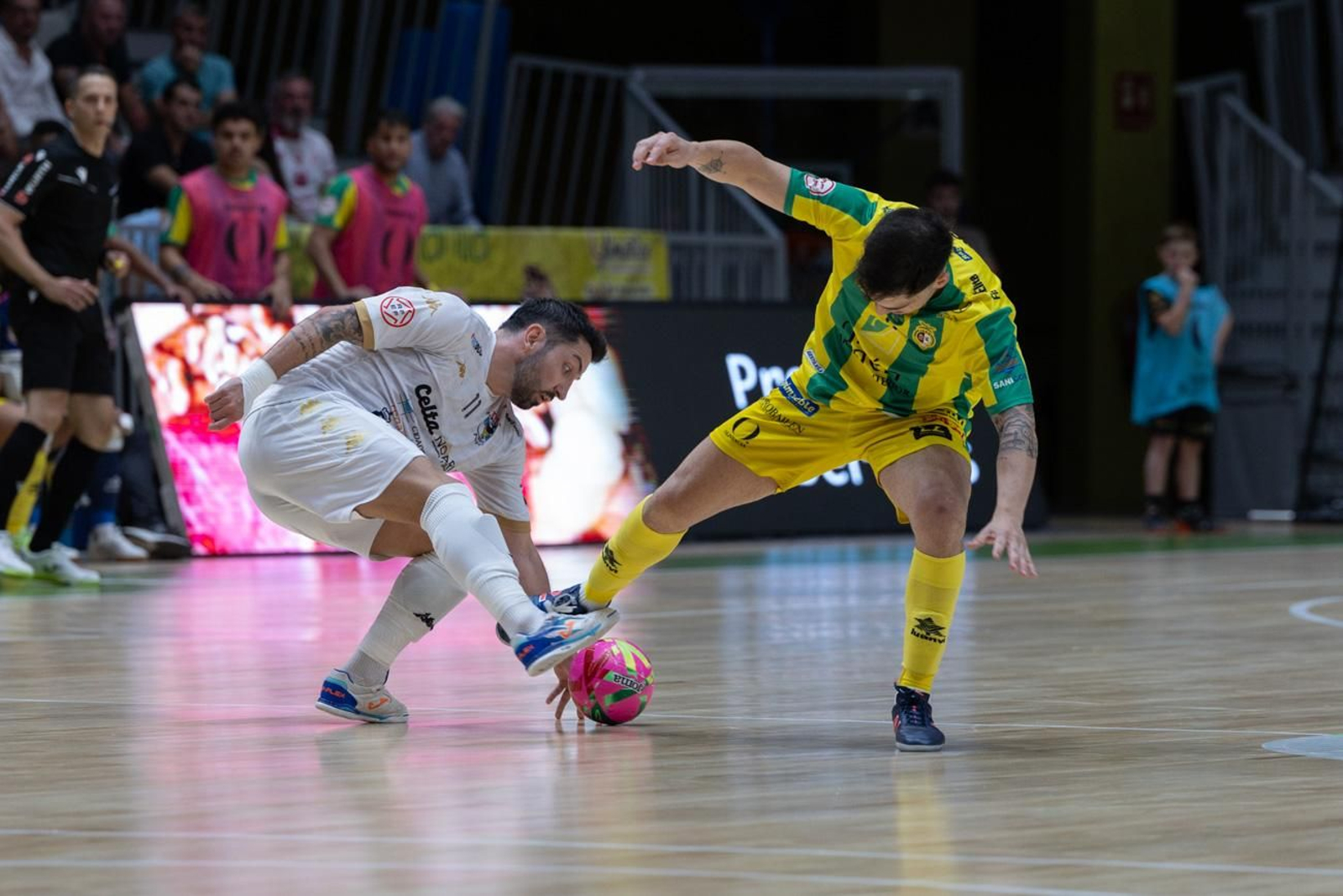 Las mejores imágenes de la amplia victoria del Jaén Paraíso Interior FS sobre O Parrulo Ferrol