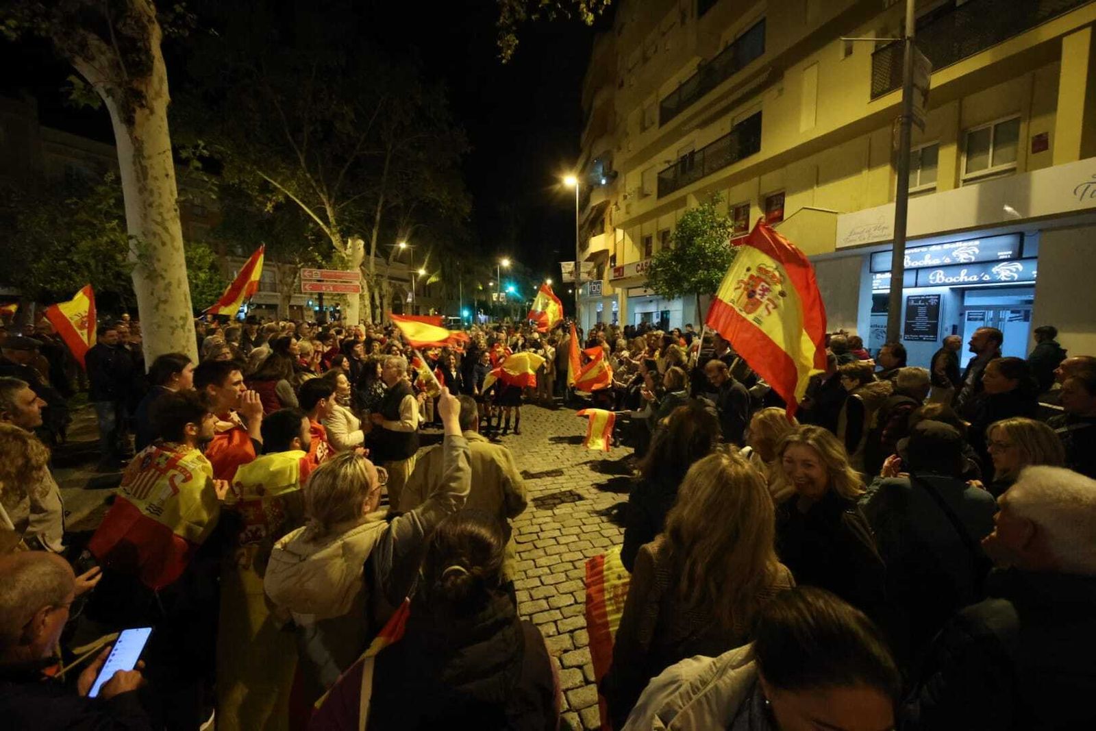 Concentración ante la sede del PSOE en Jerez para protestar contra la amnistía