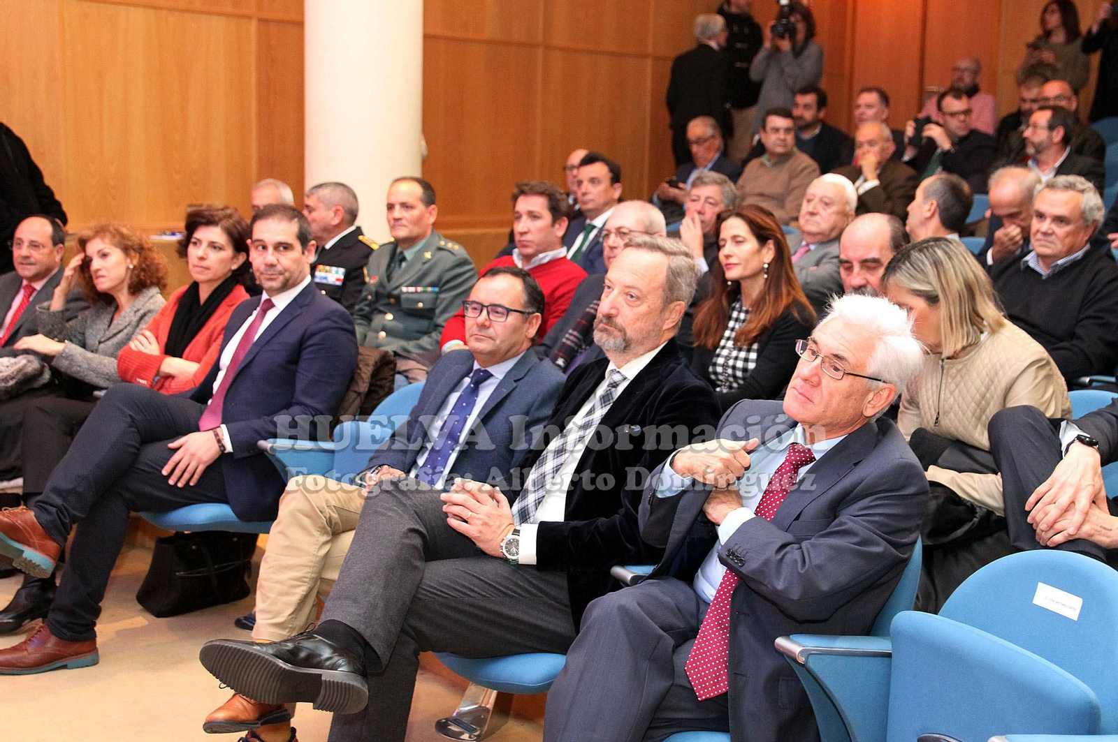 Mesa redonda en la FOE sobre retos y oportunidades de la transición energética, en imágenes