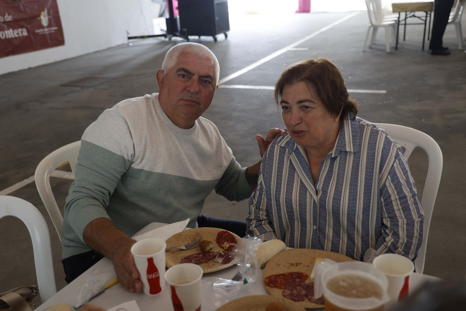Fotos del almuerzo para mayores en la Feria de Castellar